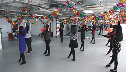 集團(tuán)公司舉辦“慶國(guó)慶，展風(fēng)采，促和諧”趣味運(yùn)動(dòng)會(huì)